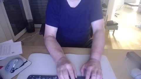 Snapshot of iandy12 chatting on September 2025 09:27:02 PM iandy12 online show from September 2025 09:27:02 PM