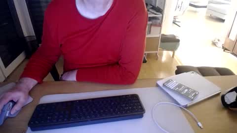 iandy12 online show from February 2026 10:41:02 PM