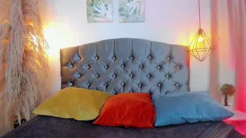 ian  online show from October 2025 03:28:01 AM