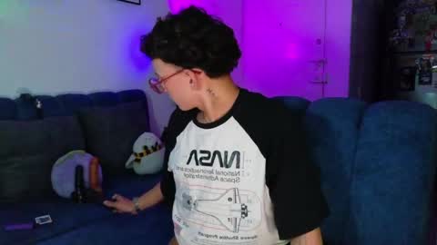 ian  online show from April 2026 01:39:01 AM