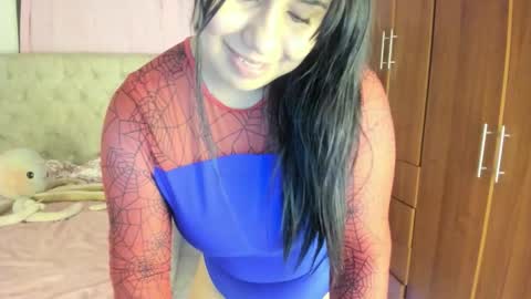 Daniela online show from November 2025 08:05:02 AM