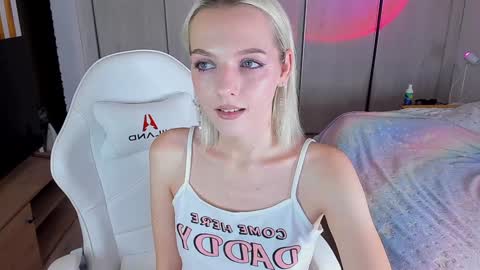 Snapshot of ice_pixie chatting on December 2024 03:42:02 PM Nana online show from December 2024 03:42:02 PM