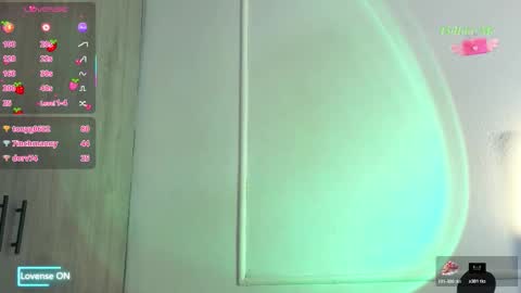 Crystall online show from November 2025 02:28:01 PM