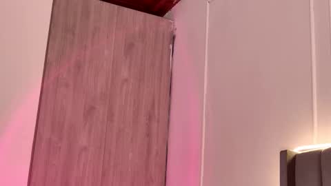 Crystall online show from January 2026 03:27:01 PM