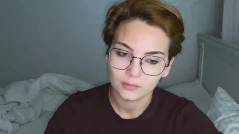 Ksenia online show from October 2025 04:36:02 PM