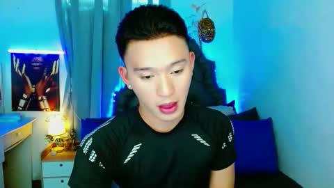Snapshot of iconicmateo chatting on September 2025 04:23:01 AM Mateo online show from September 2025 04:23:01 AM