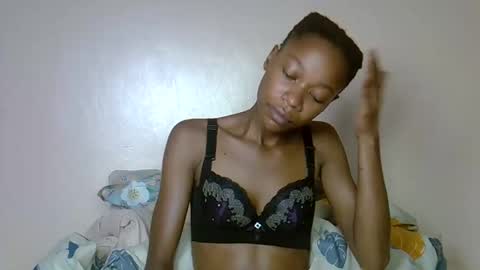 icyberry_ online show from February 2026 09:42:01 PM