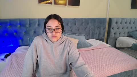 Snapshot of icysweetcam chatting on December 2024 11:19:02 AM Icy online show from December 2024 11:19:02 AM