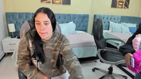 Snapshot of icysweetcam chatting on February 2025 11:32:01 AM Icy online show from February 2025 11:32:01 AM