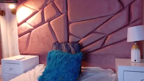 Snapshot of idk_24 chatting on February 2026 12:30:02 AM Tifanny online show from February 2026 12:30:02 AM