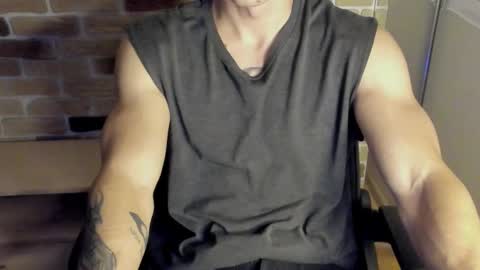 Snapshot of idkiww chatting on October 2025 07:33:01 PM yo online show from October 2025 07:33:01 PM