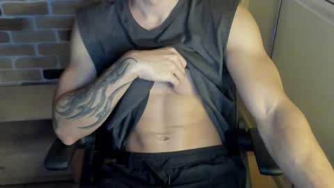 Snapshot of idkiww chatting on October 2025 08:07:01 PM yo online show from October 2025 08:07:01 PM