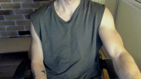 Snapshot of idkiww chatting on October 2025 08:08:01 PM yo online show from October 2025 08:08:01 PM