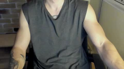 Snapshot of idkiww chatting on October 2025 07:36:02 PM yo online show from October 2025 07:36:02 PM