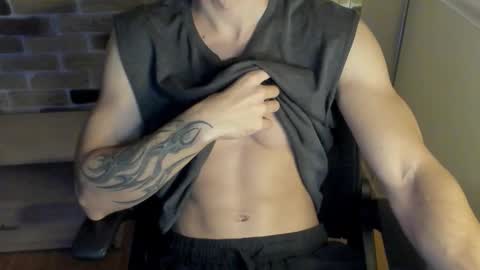 Snapshot of idkiww chatting on October 2025 08:09:02 PM yo online show from October 2025 08:09:02 PM