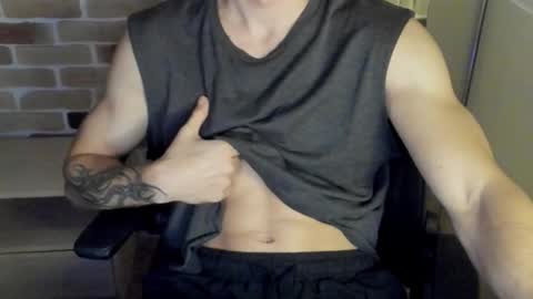 Snapshot of idkiww chatting on October 2025 08:14:02 PM yo online show from October 2025 08:14:02 PM