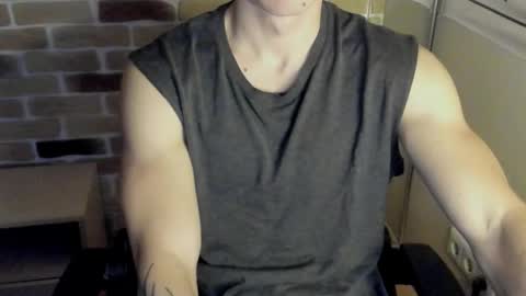 Snapshot of idkiww chatting on November 2025 07:25:01 PM yo online show from November 2025 07:25:01 PM