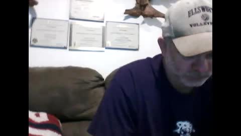 idkwhyidothis348732 online show from February 2025 12:17:02 PM