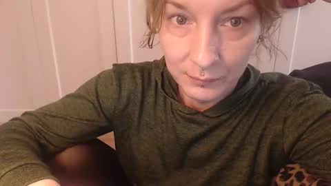 Snapshot of ifk_donkeysfr chatting on November 2025 12:15:02 PM Ifk Donkeys online show from November 2025 12:15:02 PM