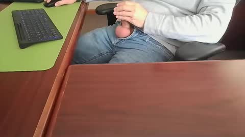 Hung office Stud online show from December 2024 08:01:02 PM