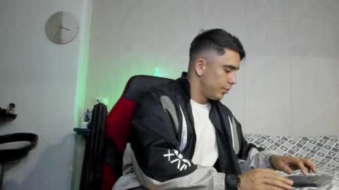 Snapshot of igor_scott chatting on December 2024 01:11:02 AM Igor scott online show from December 2024 01:11:02 AM