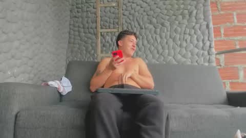 Snapshot of iham_28 chatting on December 2025 03:07:01 PM Iham online show from December 2025 03:07:01 PM