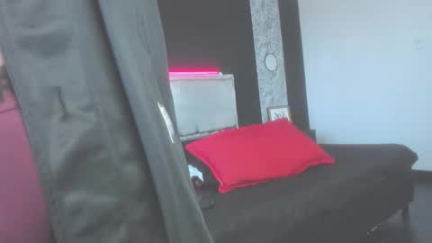 ihat_s7s online show from March 2026 07:08:01 PM