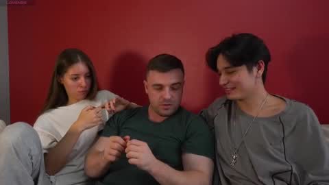 Julia and Mira online show from September 2025 01:47:01 PM