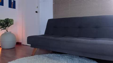 Lua     online show from January 2026 10:13:02 PM