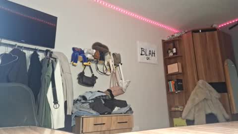 ShyLuna online show from February 2026 06:13:01 AM