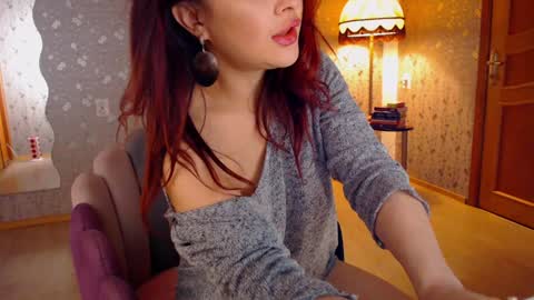 Adelia online show from February 2025 07:00:01 PM