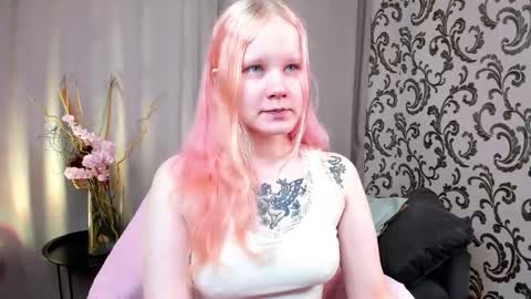 Snapshot of illando chatting on September 2025 03:30:02 AM Annie online show from September 2025 03:30:02 AM
