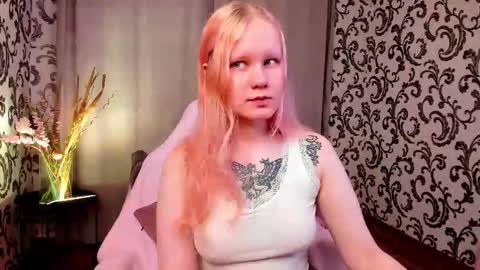 Snapshot of illando chatting on September 2025 03:10:02 AM Annie online show from September 2025 03:10:02 AM