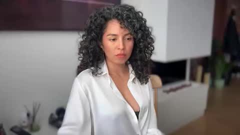 Snapshot of illaroom chatting on November 2025 08:09:01 PM Kloe online show from November 2025 08:09:01 PM