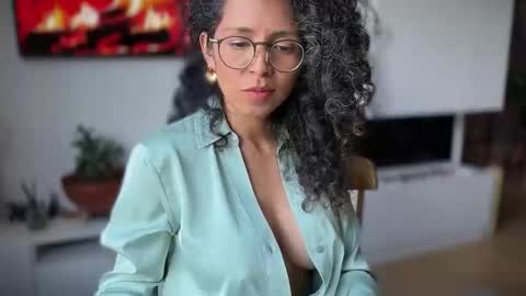 Snapshot of illaroom chatting on March 2026 06:13:02 PM Kloe online show from March 2026 06:13:02 PM