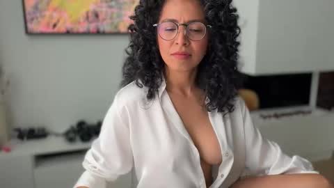 Kloe online show from April 2026 08:57:02 PM