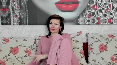 Snapshot of illegalbeauty87 chatting on January 2025 07:04:02 AM Ingrid or more easier...Miss GoDDess Mistress online show from January 2025 07:04:02 AM
