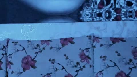 Snapshot of illegalbeauty87 chatting on February 2025 07:21:01 PM Ingrid or more easier...Miss GoDDess Mistress online show from February 2025 07:21:01 PM