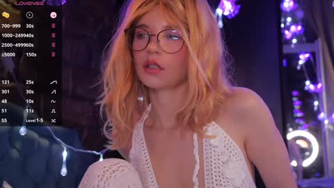 Lindsey and Candice online show from December 2025 04:48:01 PM