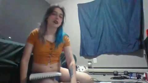 Snapshot of illlypad_lilac chatting on April 2026 02:33:01 AM Lilly online show from April 2026 02:33:01 AM