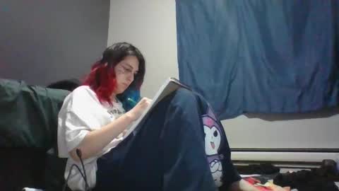 Snapshot of illlypad_lilac chatting on April 2026 05:45:01 AM Lilly online show from April 2026 05:45:01 AM