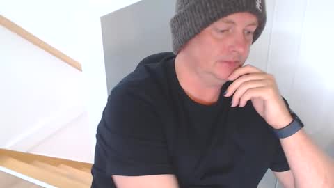 Beachside Lad online show from May 2026 03:23:02 AM