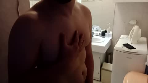 ilovecuteguy79 online show from May 2026 08:31:01 AM
