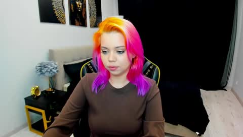 Roxy online show from May 2026 07:41:02 PM