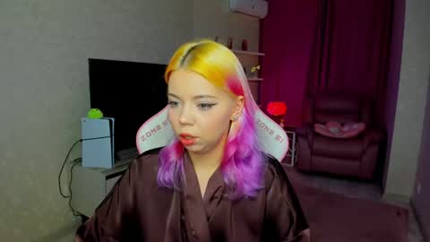 Roxy online show from June 2026 07:16:01 PM