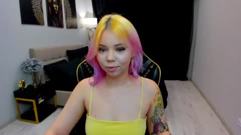 Roxy online show from June 2026 07:13:01 PM