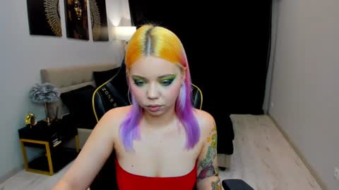 Roxy online show from June 2026 07:40:01 PM