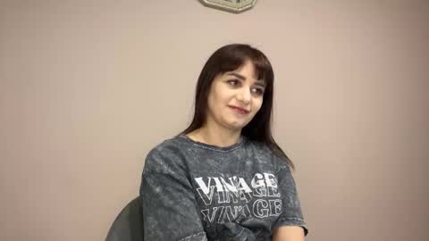 Snapshot of im_alisa_ chatting on November 2025 08:37:02 AM Alisa online show from November 2025 08:37:02 AM