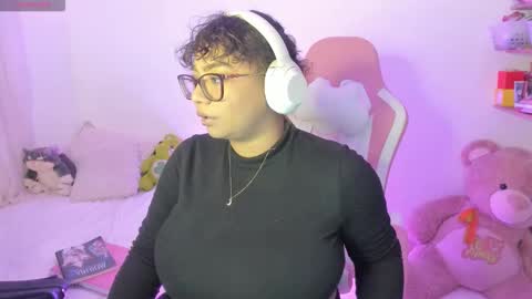 Angela online show from October 2025 04:12:01 AM