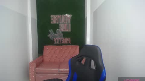 Snapshot of im_anny_t chatting on October 2025 12:36:02 PM Anny online show from October 2025 12:36:02 PM